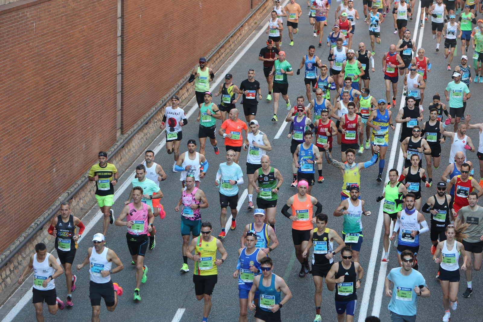 Búscate en la Zurich maratón de Sevilla