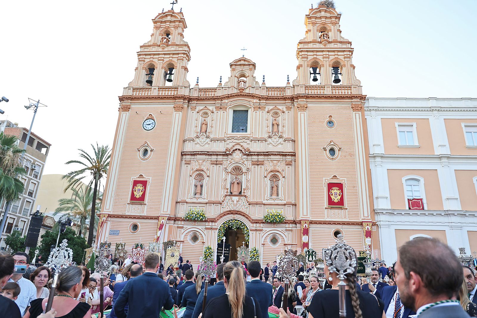 Imágenes del Rosario Jubilar rociero celebrado por las 25 hermandades filiales de la Matriz de Almonte en La Merced