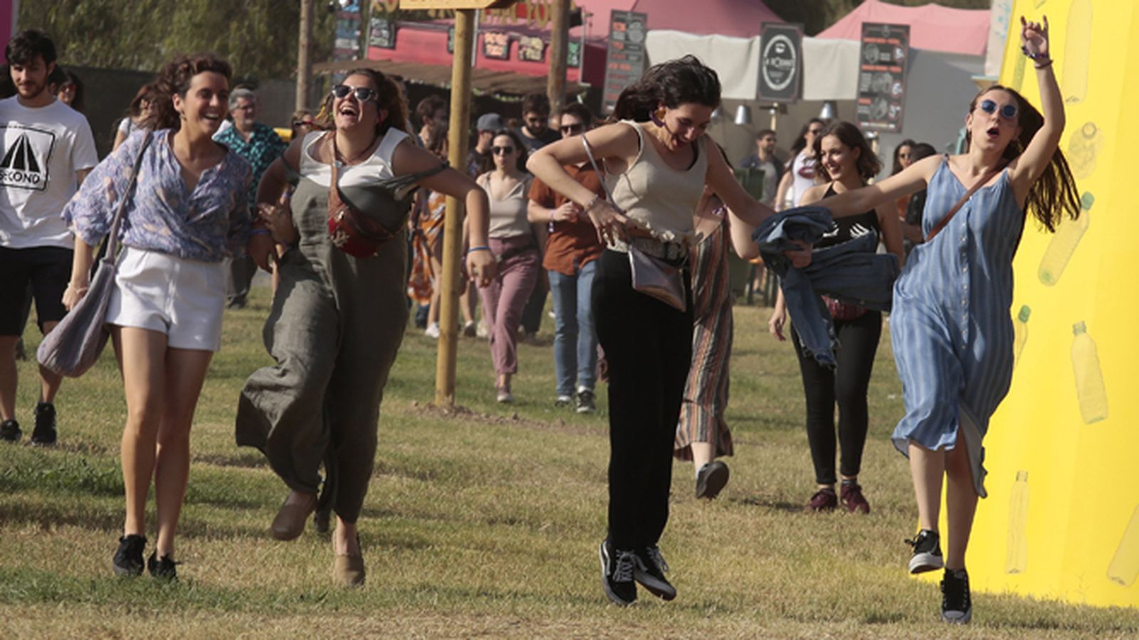 Público accediendo al festival Interestelar en su edición de 2019.