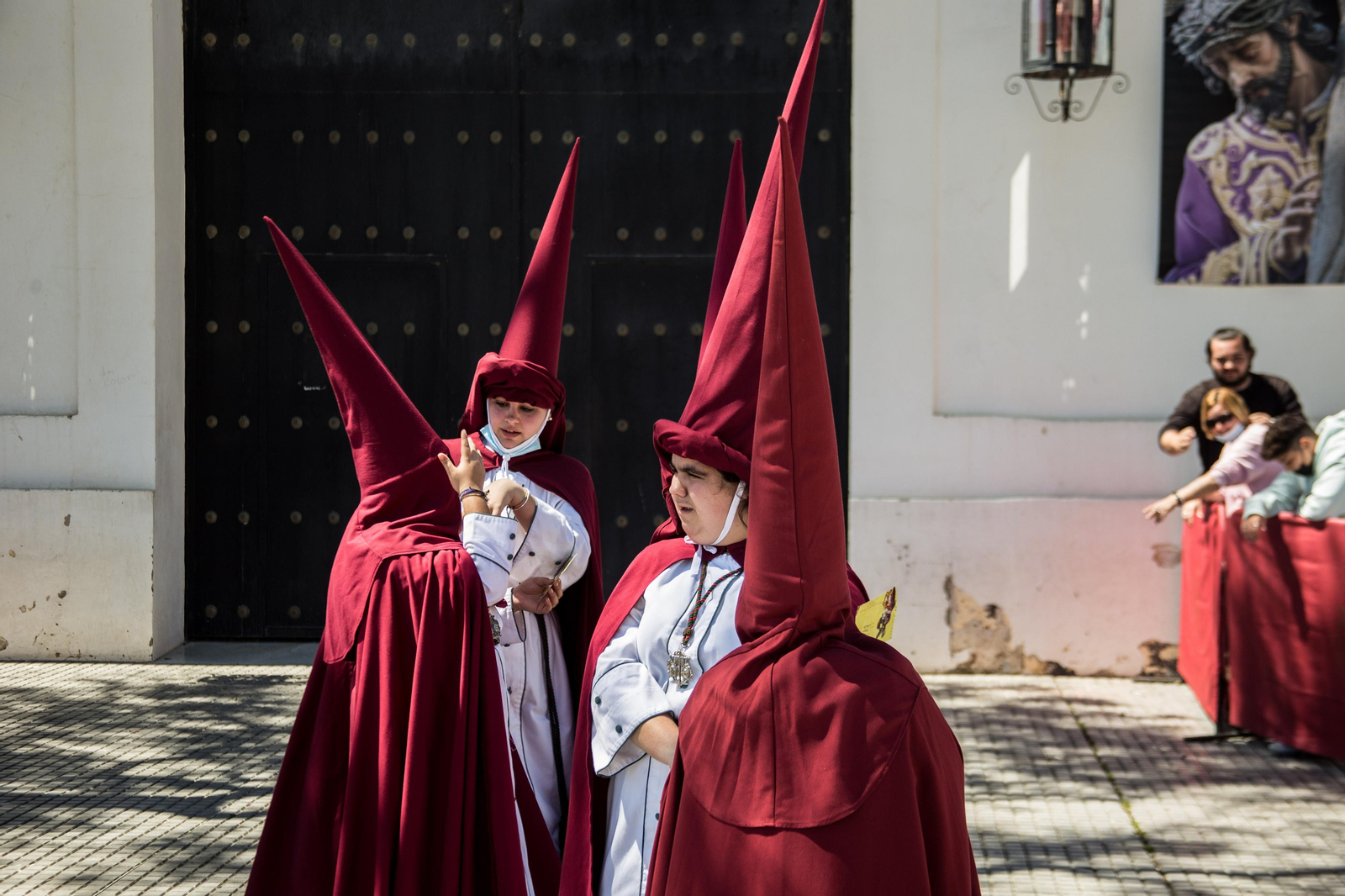 Jueves Santo en San Fernando: Las imágenes de Tres Caídas