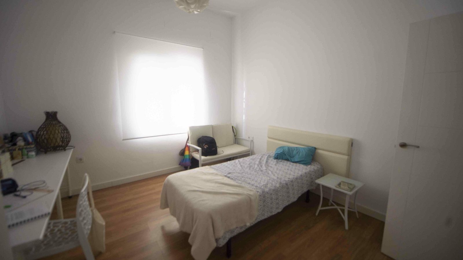 Habitación de una estudiante en la zona Centro. Habitación de una estudiante en la zona Centro.