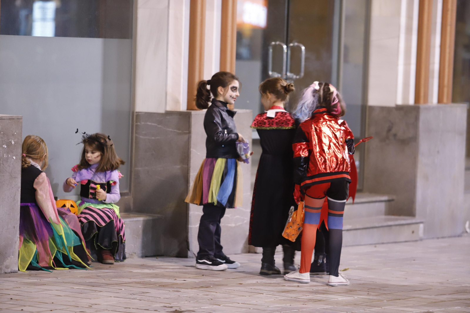 Ambiente de Halloween en las calles de Huelva