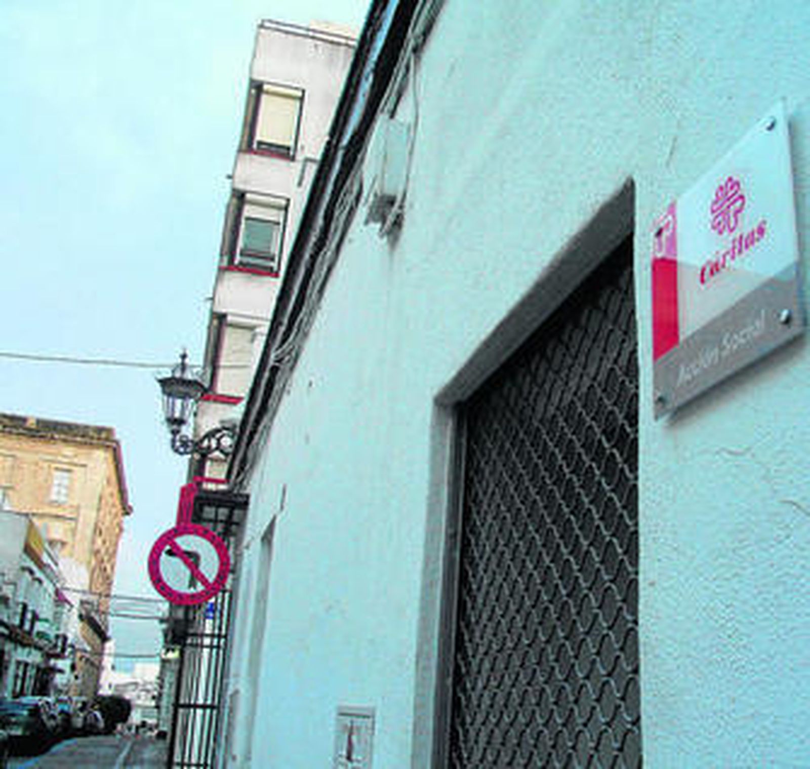 Oficinas de Cáritas en la calle Isaac Peral, donde abrirá el servicio de orientación jurídica.