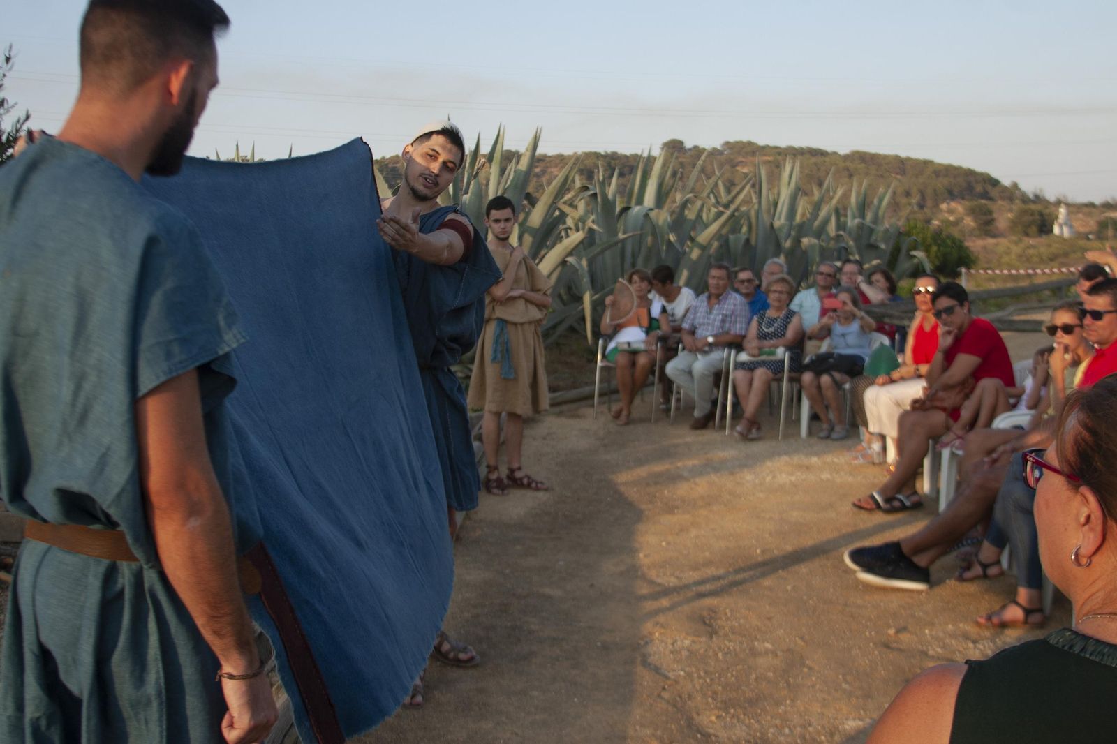 Uno de los momentos de la recreación histórica en el Yacimiento de Doña Blanca.