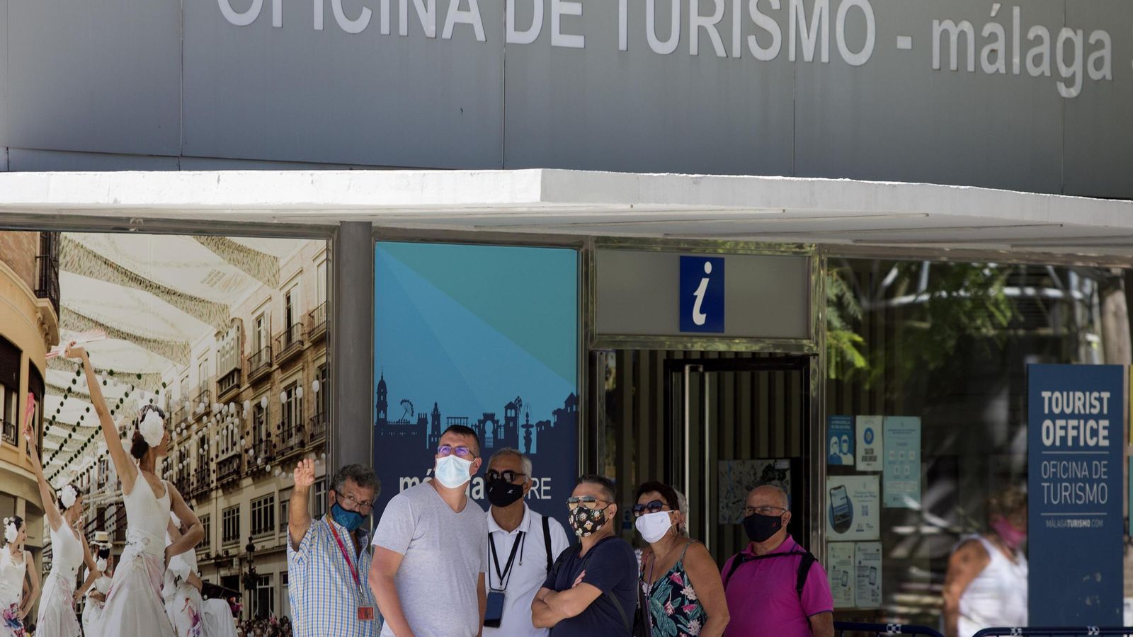Un grupo de turistas en Málaga capital.