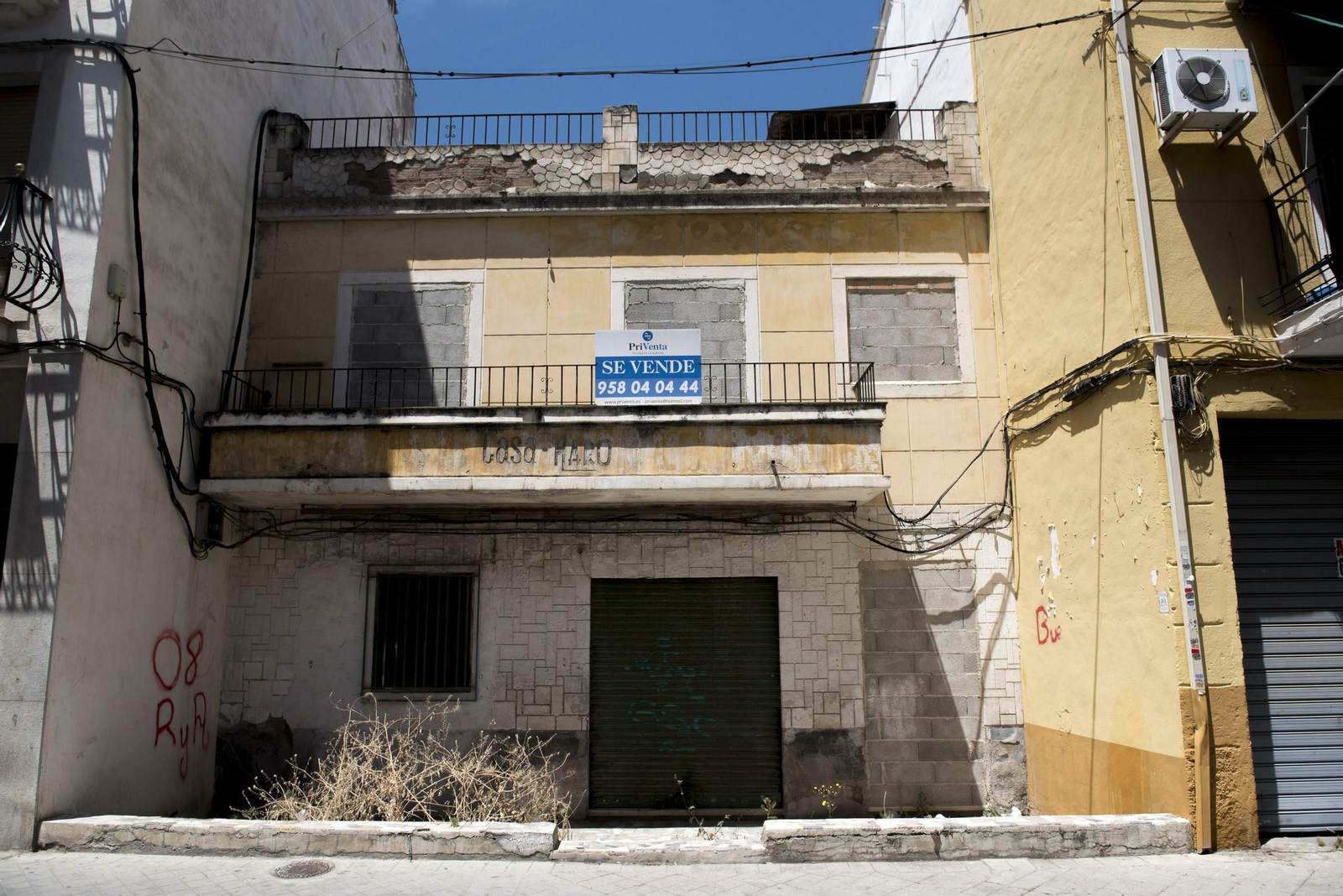 Casa abandona en pleno barrio del Zaidín