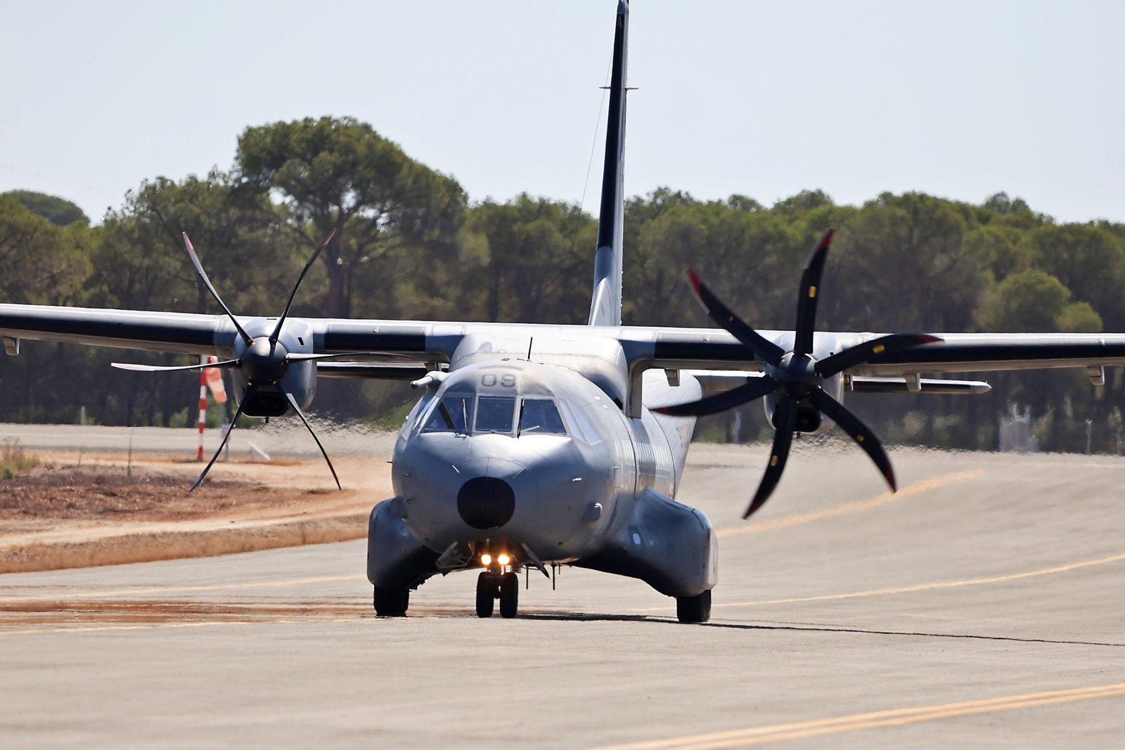 Imágenes de la Visita de la ministra de Defensa, Margarita Robles, a el Centro de Ensayos de Sistemas Aéreos no Tripulados CEUS