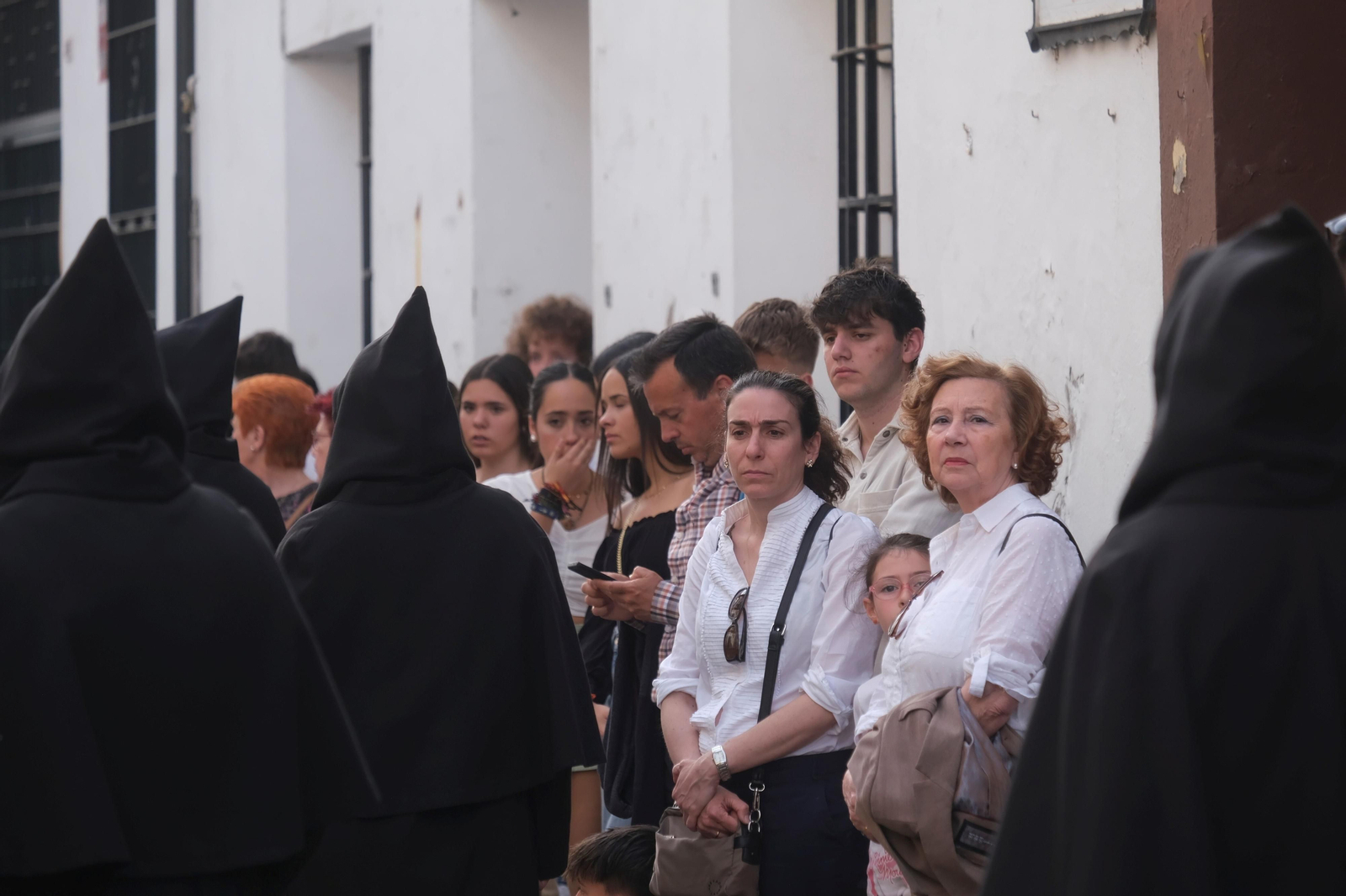 Martes Santo en Córdoba: la procesión de la Universitaria, en imágenes