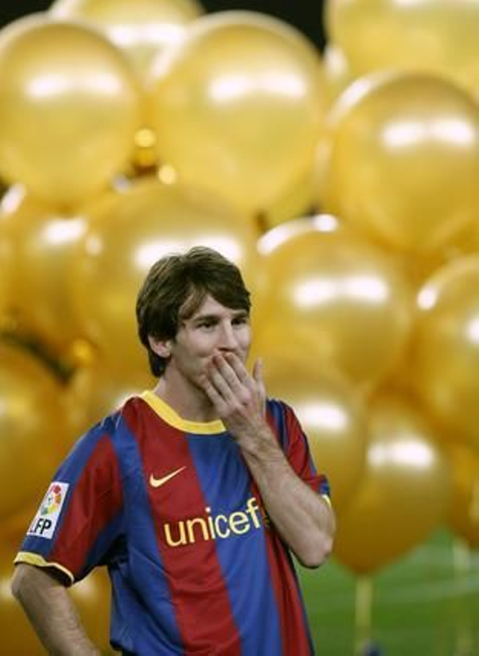 El Betis sale goleado del Camp Nou tras aguantarle el tipo al Barcelona durante más de medio tiempo. / Reuters