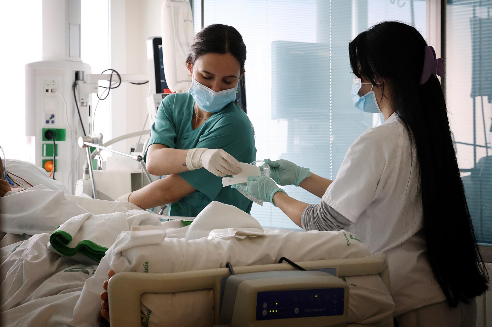 Imágenes de la UCI del Hospital Infanta Elena en Huelva