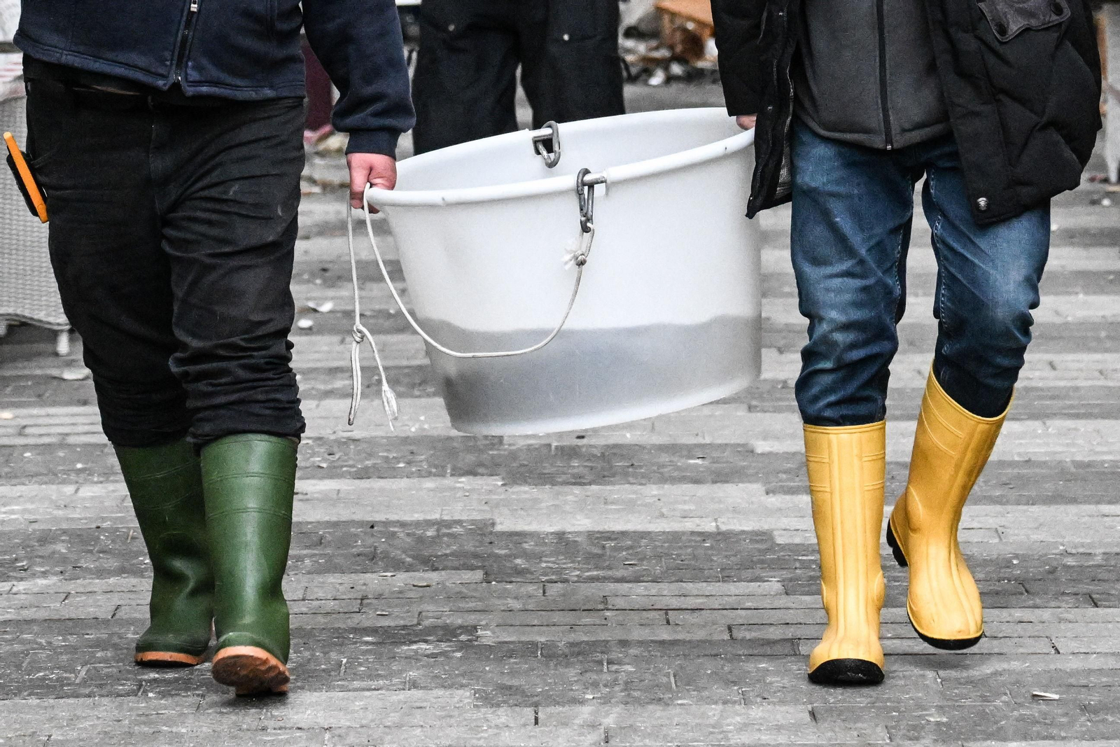 Las fotos del reventón del Aquadom en Berlín