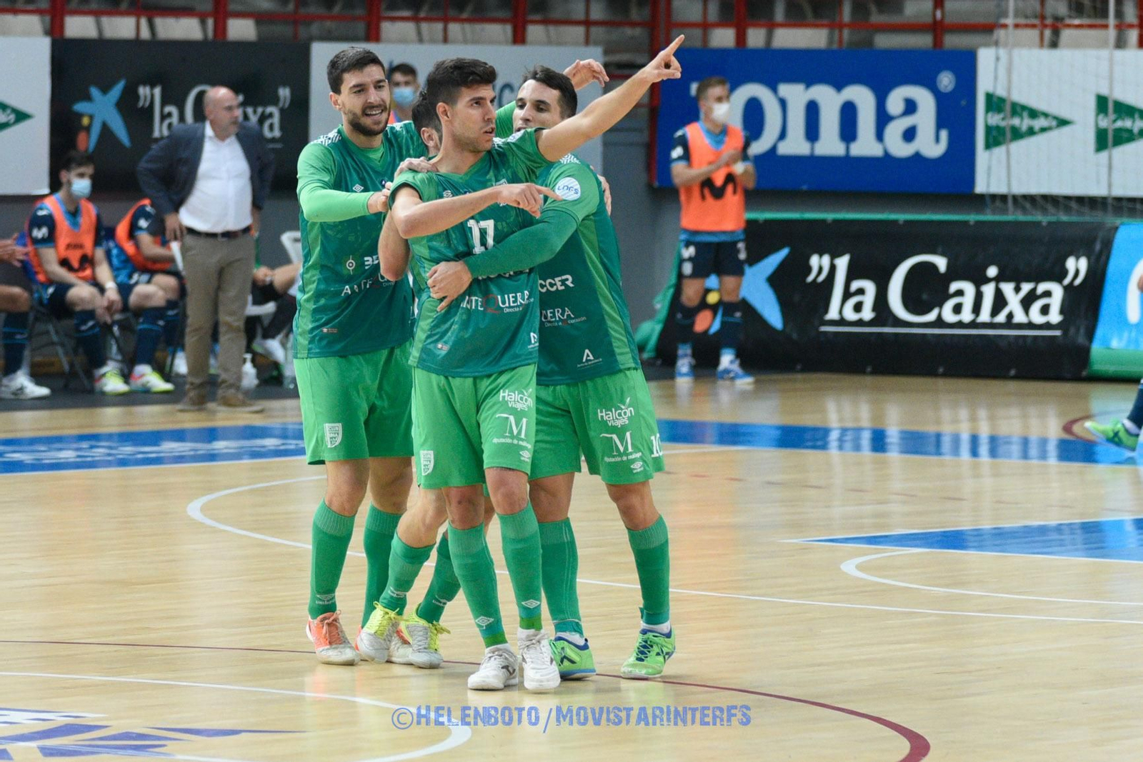 Los jugadores del UMA Antequera celebran un gol.