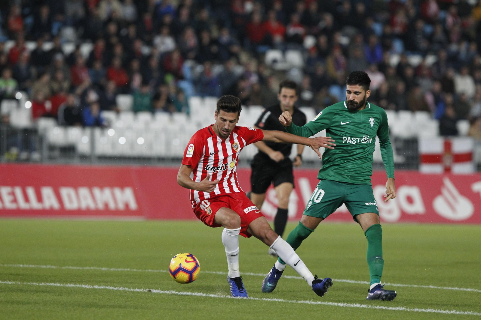 El UD Almería-Sporting de Gijón, en imágenes