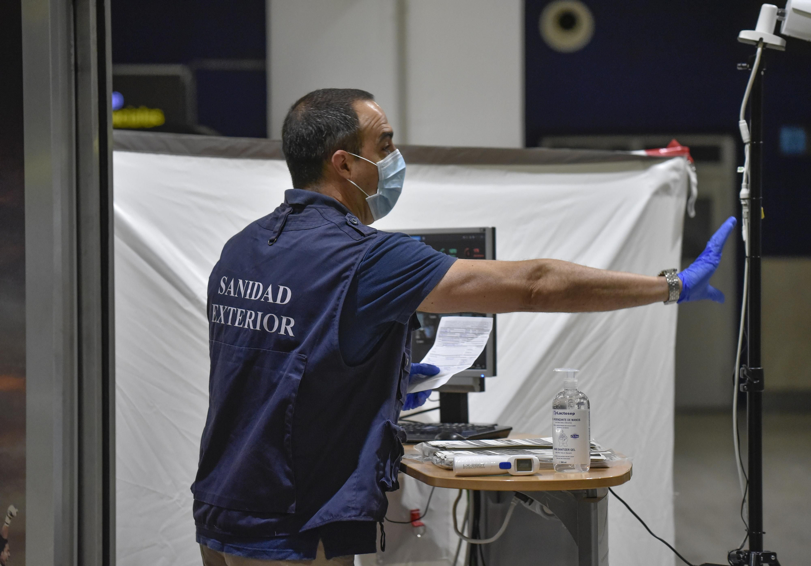 Llega a  Sevilla del primer vuelo con turistas desde el cierre de fronteras
