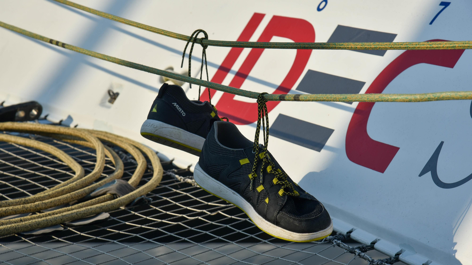 Las fotos del maxitrimaran y la presentación del puerto seco de Antequera