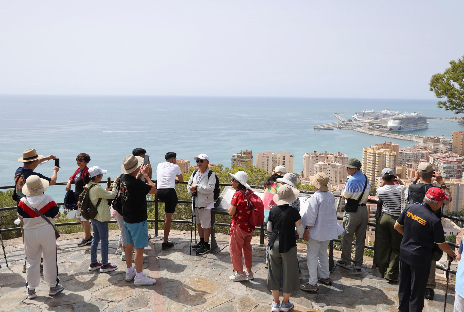 Aluvión de cruceristas en Málaga: 11.566 en un mismo día a bordo de dos buques
