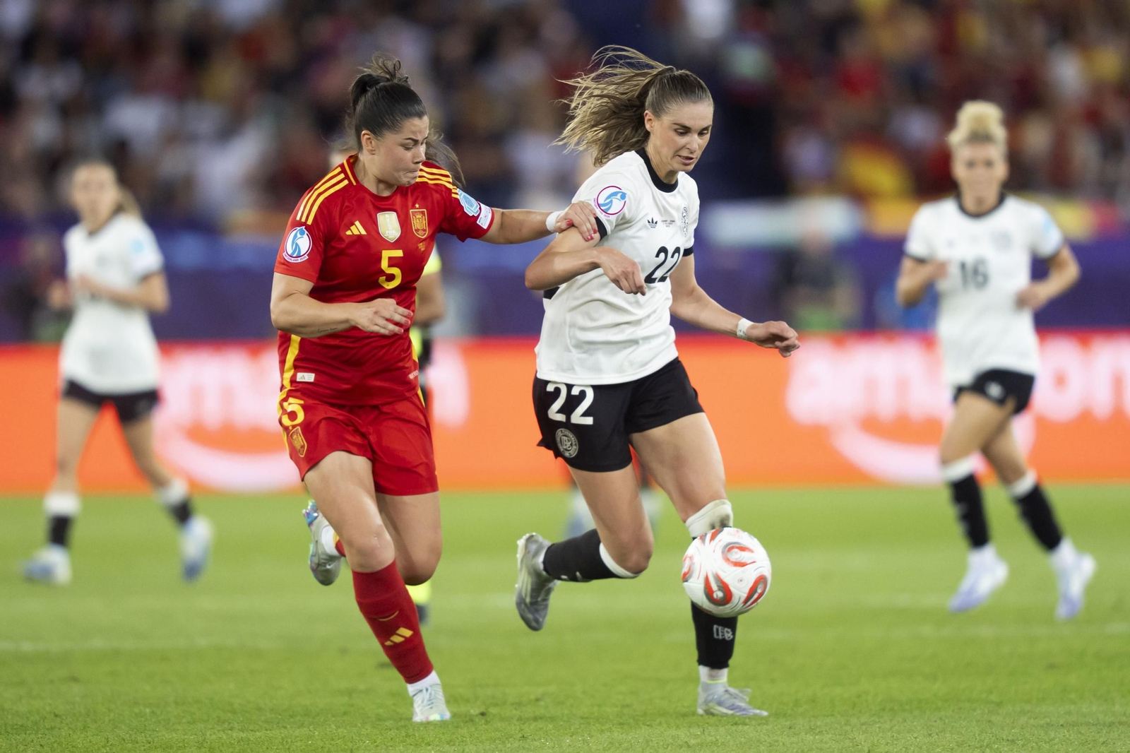 Las mejores imágenes de la semifinal Alemania-España de la Eurocopa femenina