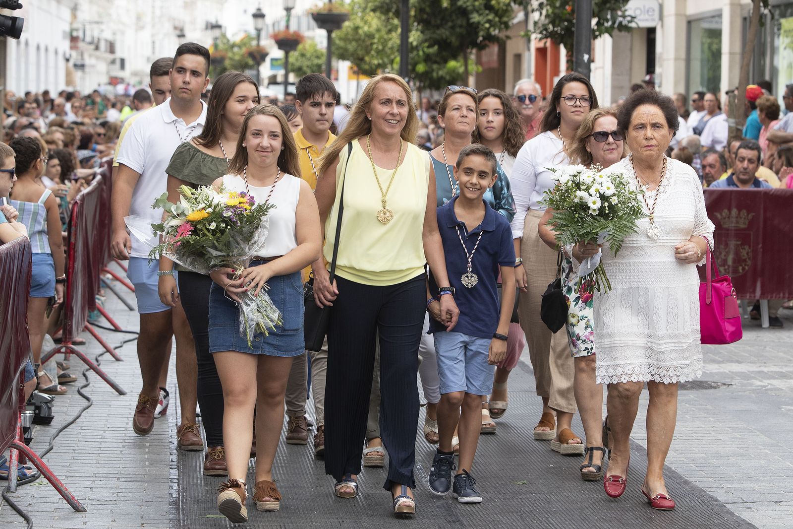 Imágenes de la ofrenda floral a la Patrona