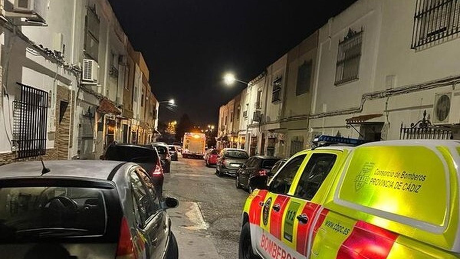 Los bomberos en la calle Mandamiento Nuevo