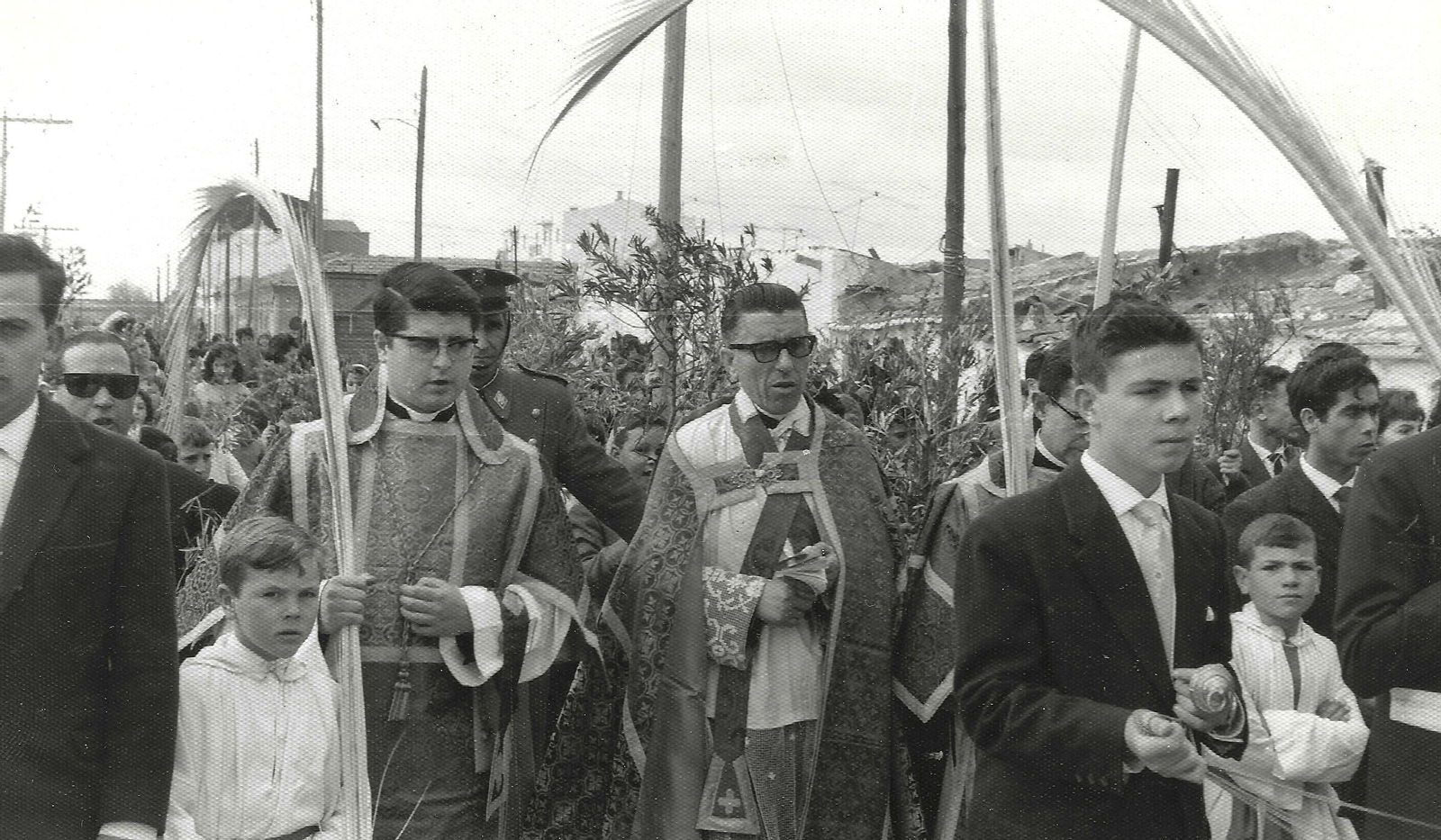 Celebración del Domingo de Ramos en la Parroquia de San Carlos Borromeo.jpg