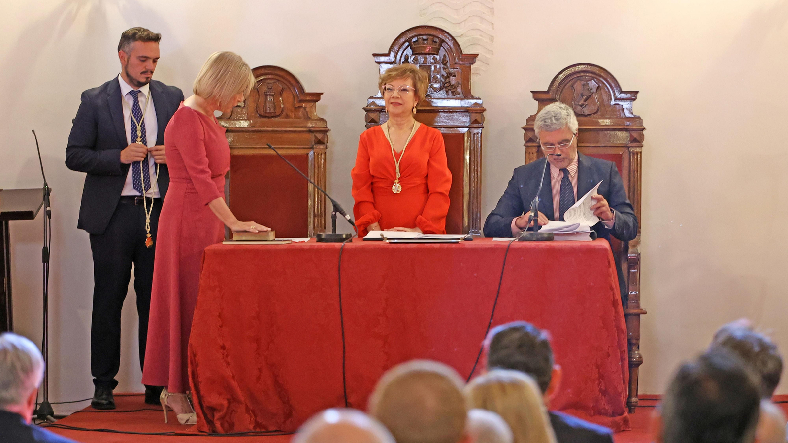 Investidura de María José García-Pelayo como nueva alcaldesa de Jerez