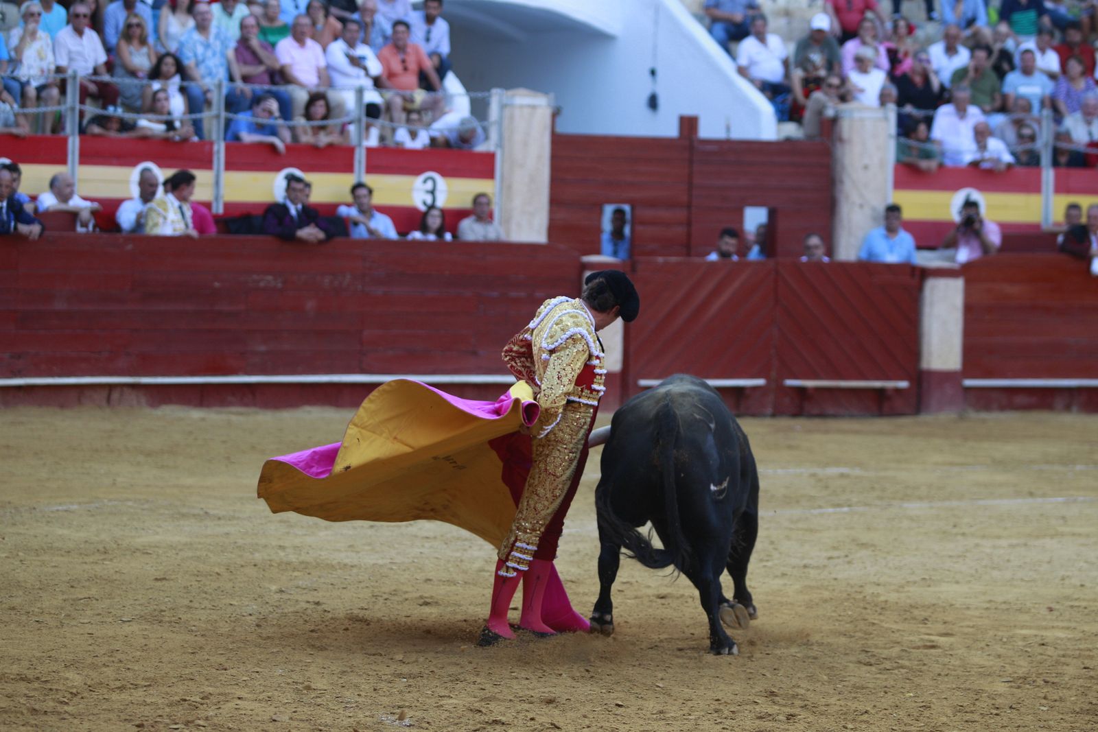 Imágenes de la corrida de toros del jueves en la Feria de Almería 2024