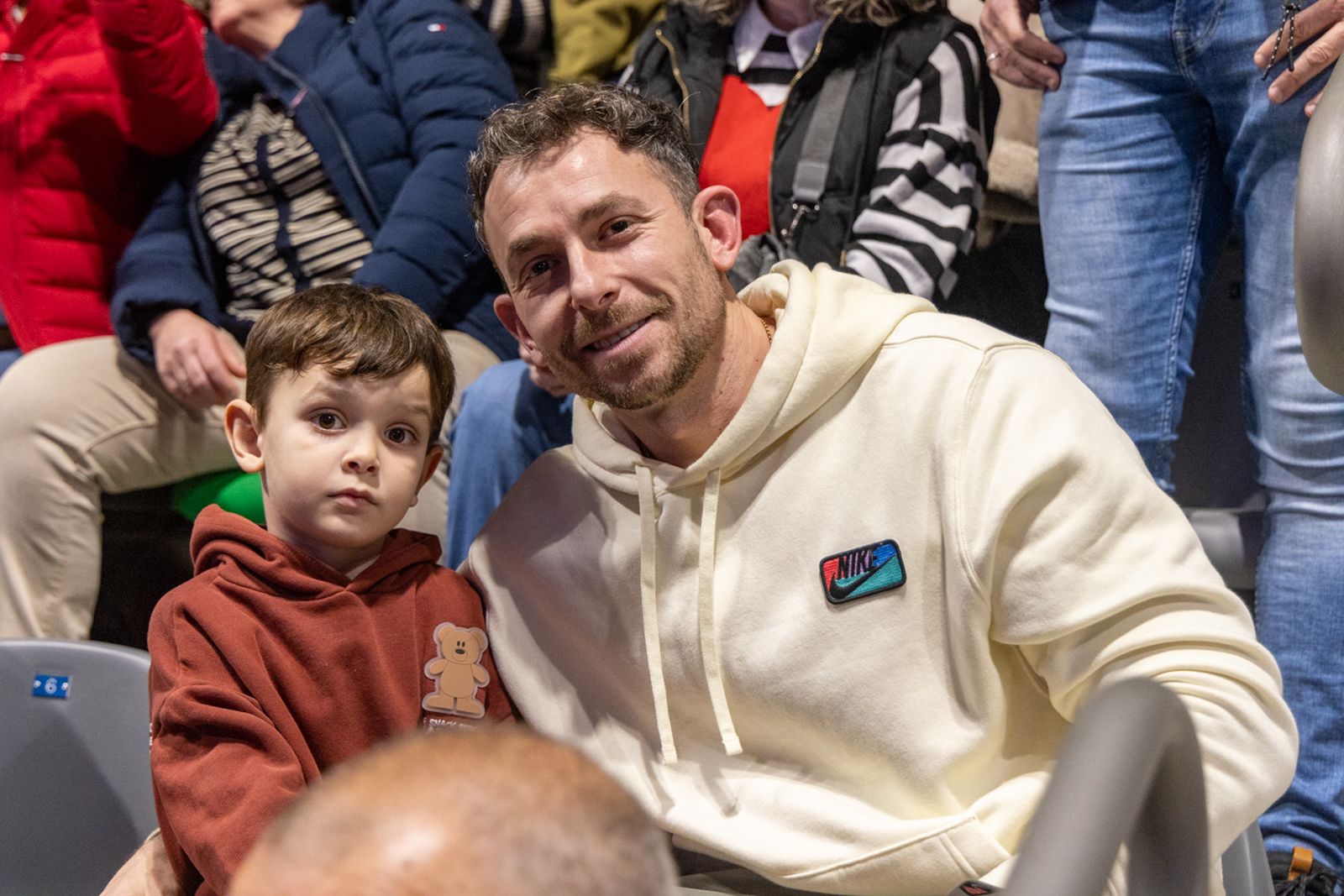 En imágenes: el Olivo Arena vibra con piruetas y motor en estado puro en el Soloflow Freestyle (1)