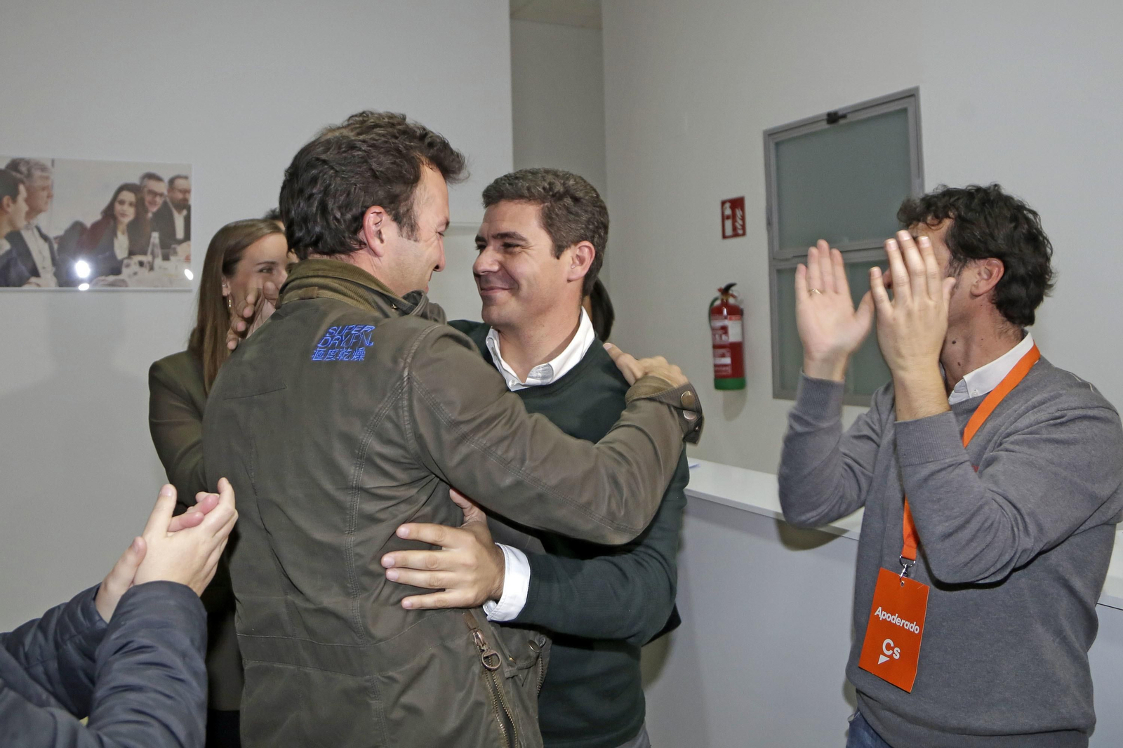 Inmensa alegría en la sede de Ciudadanos en Jerez, donde se encontraba el candidato por Cádiz, Sergio Romero.