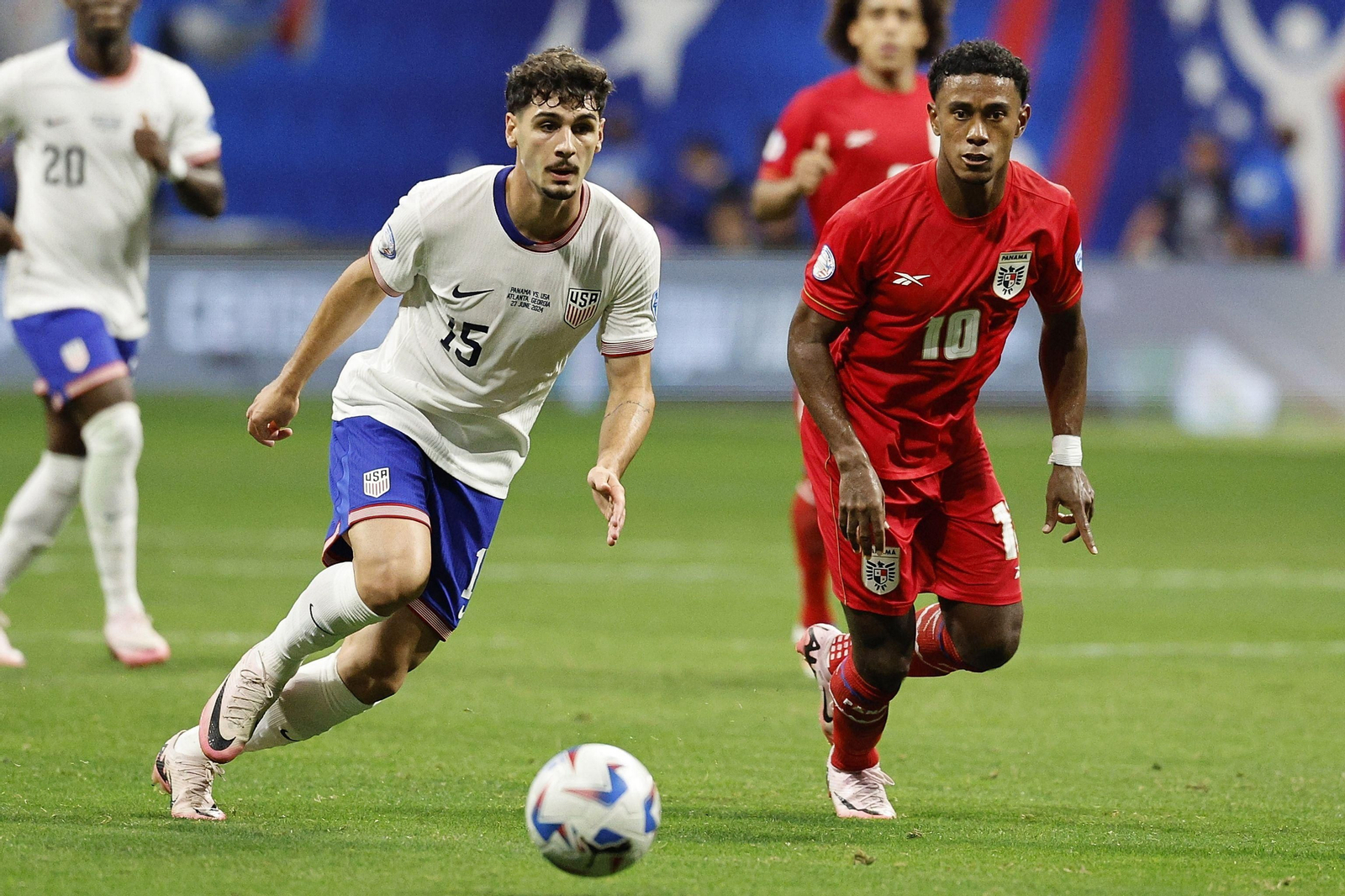 Johnny Cardoso, en acción en el partido ante Panamá.