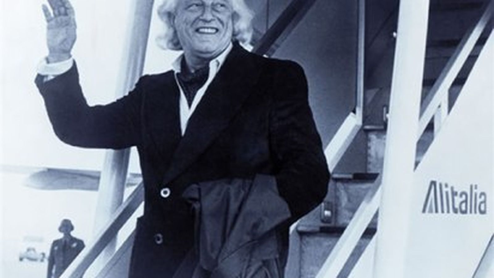 Alberti a su llegada tras el exilio.