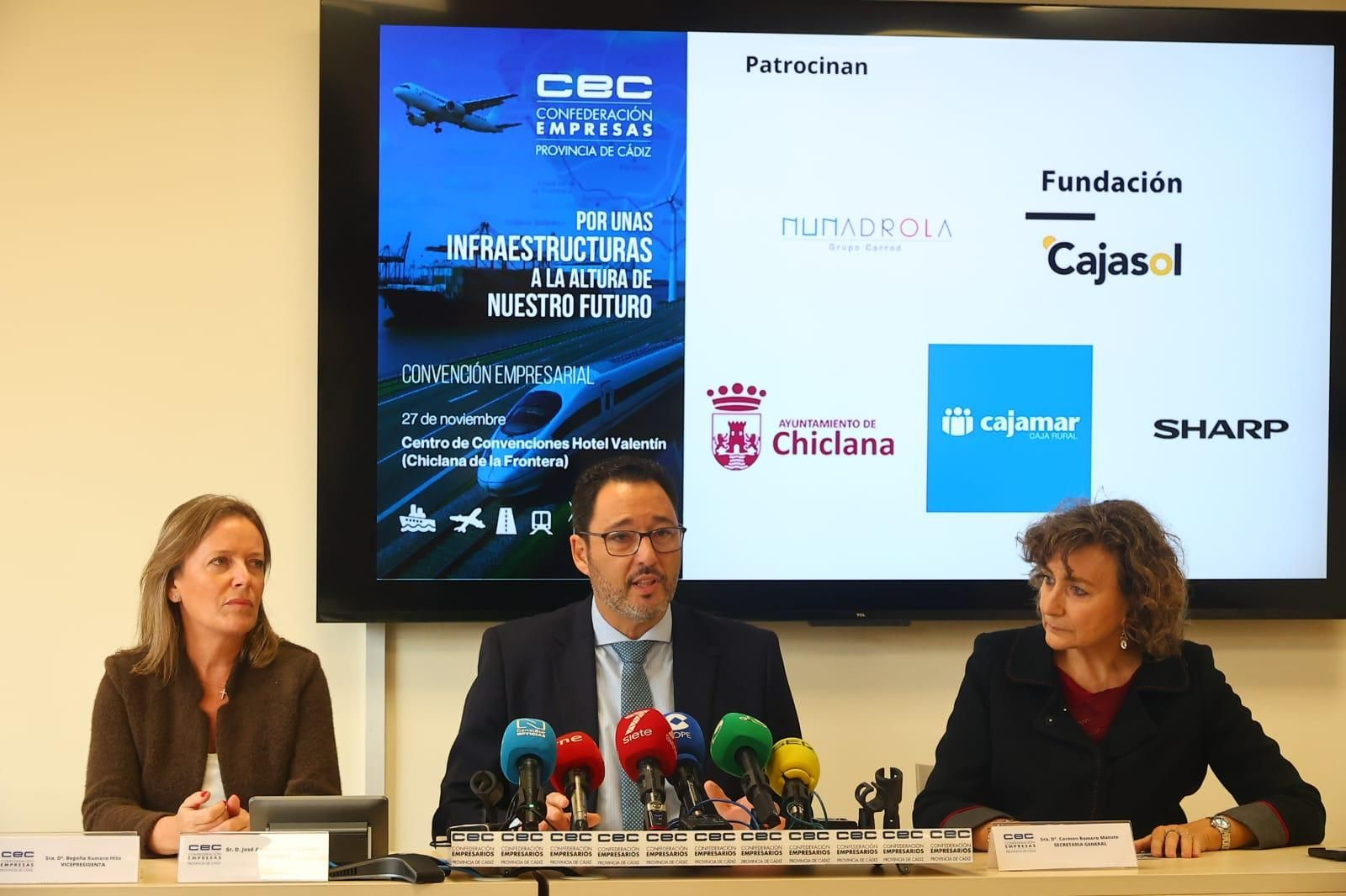 José Andrés Santos Cordero, presidente de la CEC, la vicepresidenta, Begoña Romero, y la secretaria general, Carmen Romero