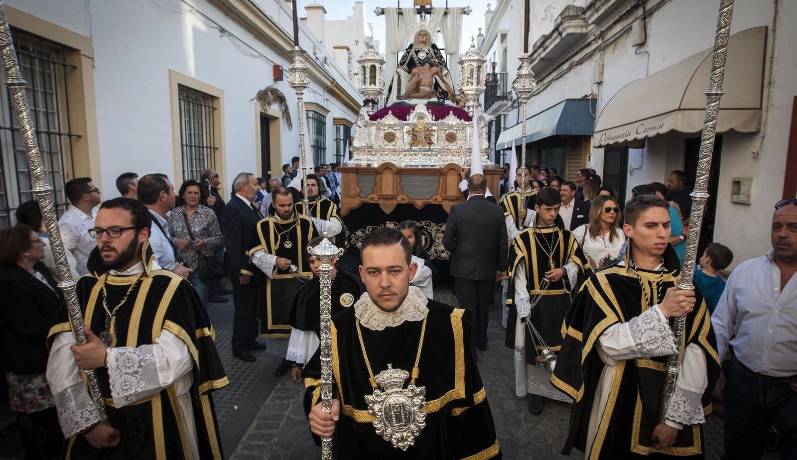 Las imágenes del Martes Santo en San Fernando