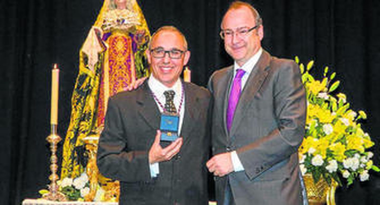 Enrique Marín Sorroche junto al alcalde de Almería, Luis Rogelio Rodríguez-Comendador.
