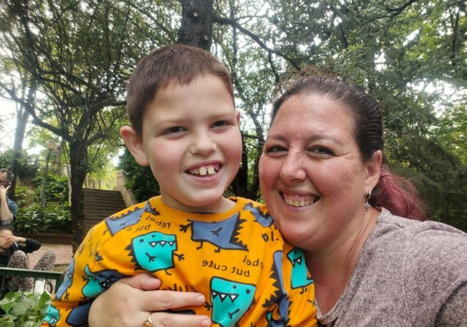 Manuela Franco y su hijo Iván.