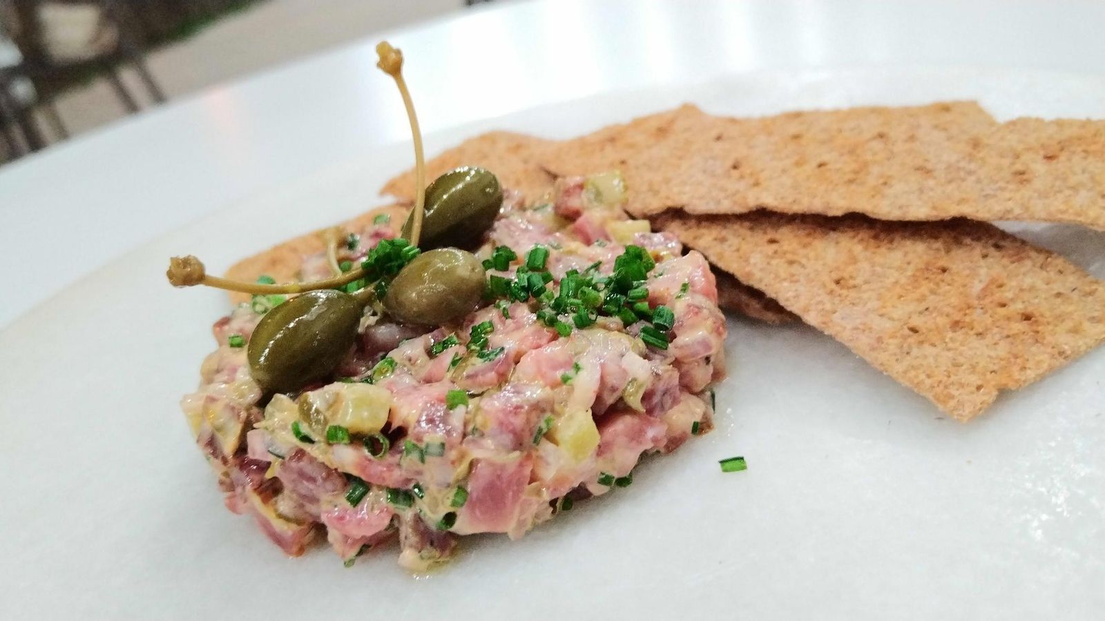 Tartar de salchichón de Arena Bar Tartar de salchichón de Arena Bar