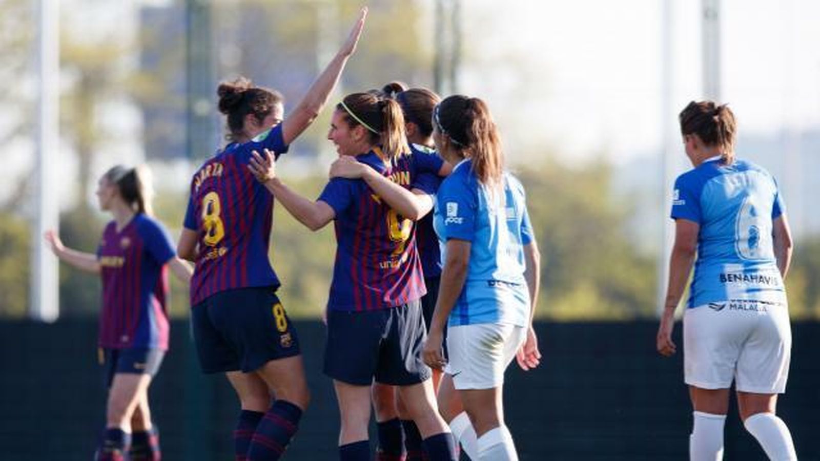 Las jugadoras del Barcelona celebran uno de los goles.