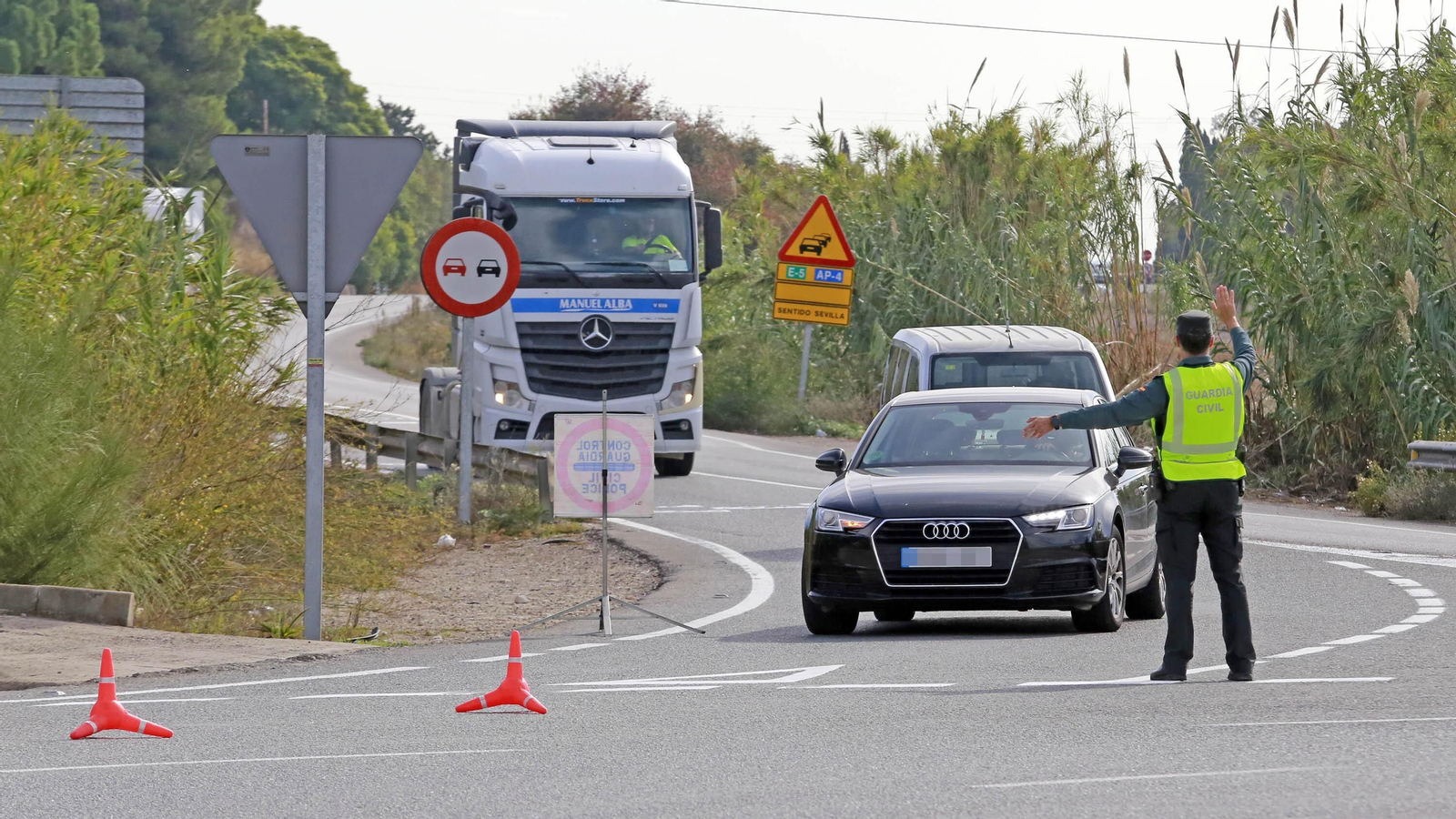Control de la Guardia Civil en Los Albarizones