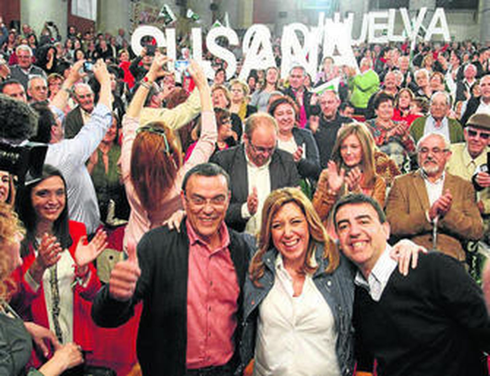 Susana Díaz, y el candidato socialista por Huelva, Mario Jiménez (dcha.), en un acto.