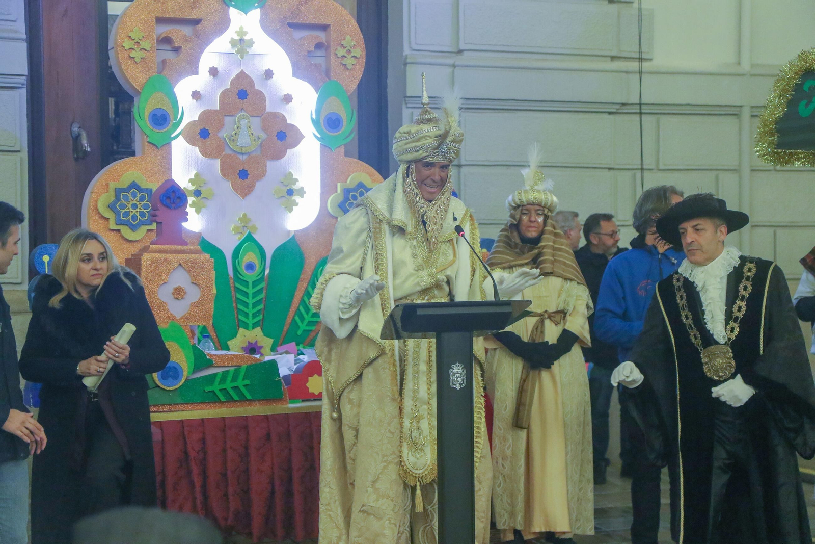 Las mejores fotos de la visita del Heraldo Real a Granada