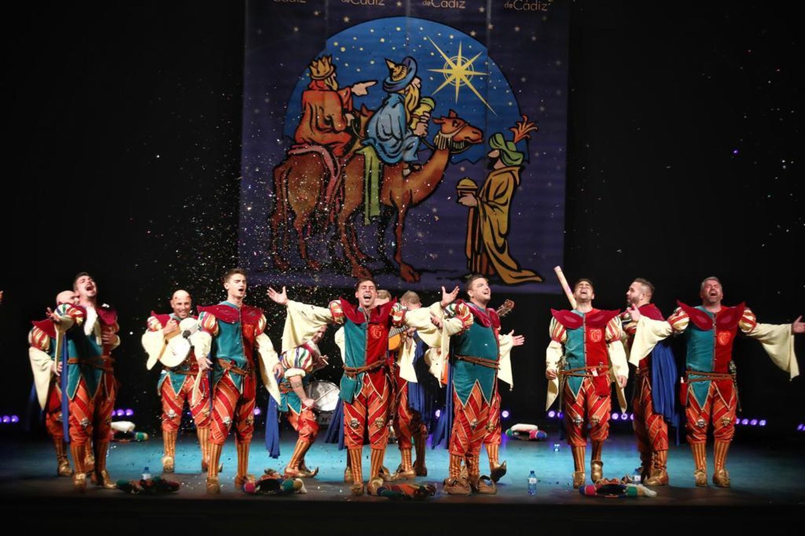 Los miembros de la antología de Tino Tovar en un instante del espectáculo.