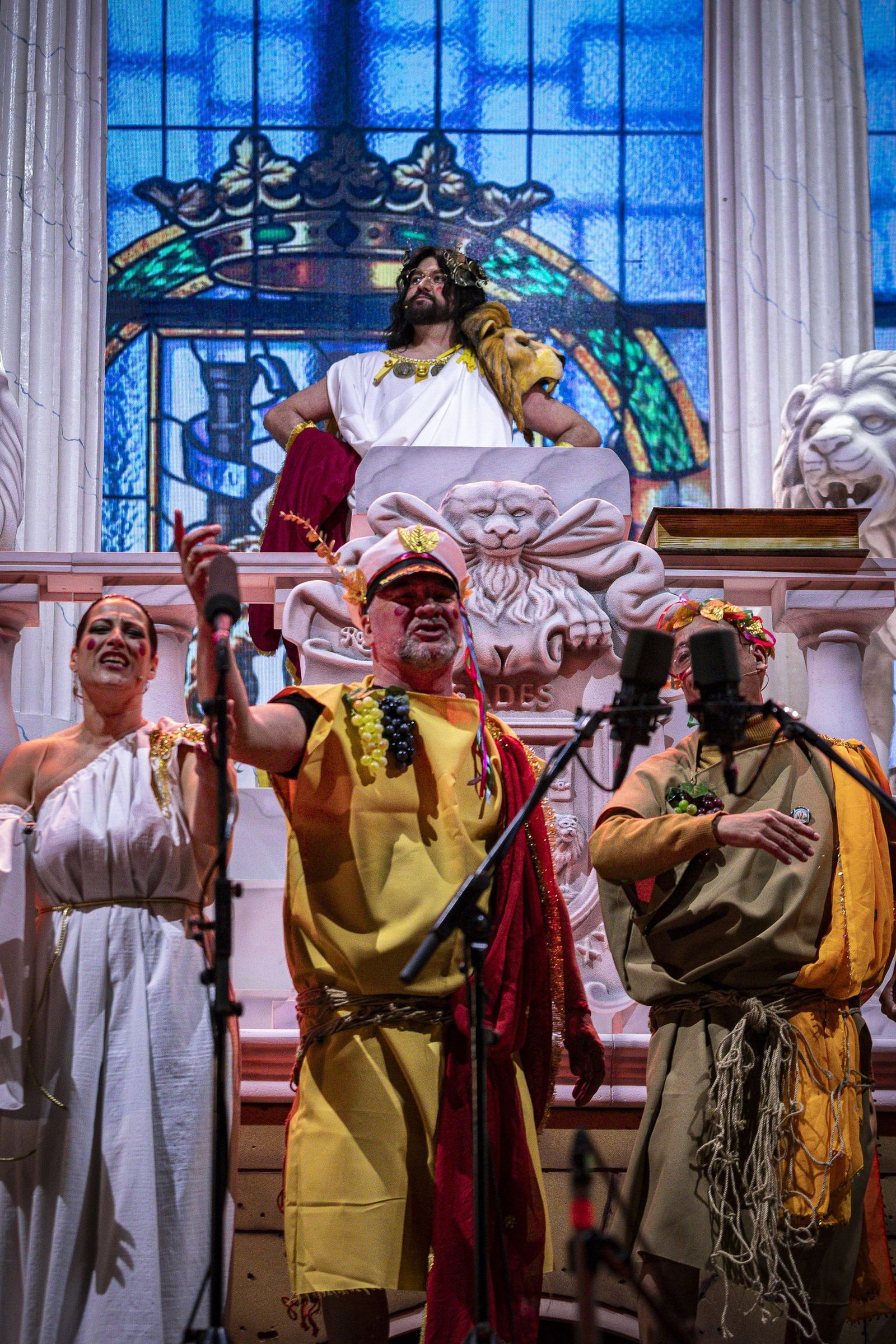 Las imágenes del pregón y la boda de Manu Sánchez en el Carnaval de Cádiz 2026