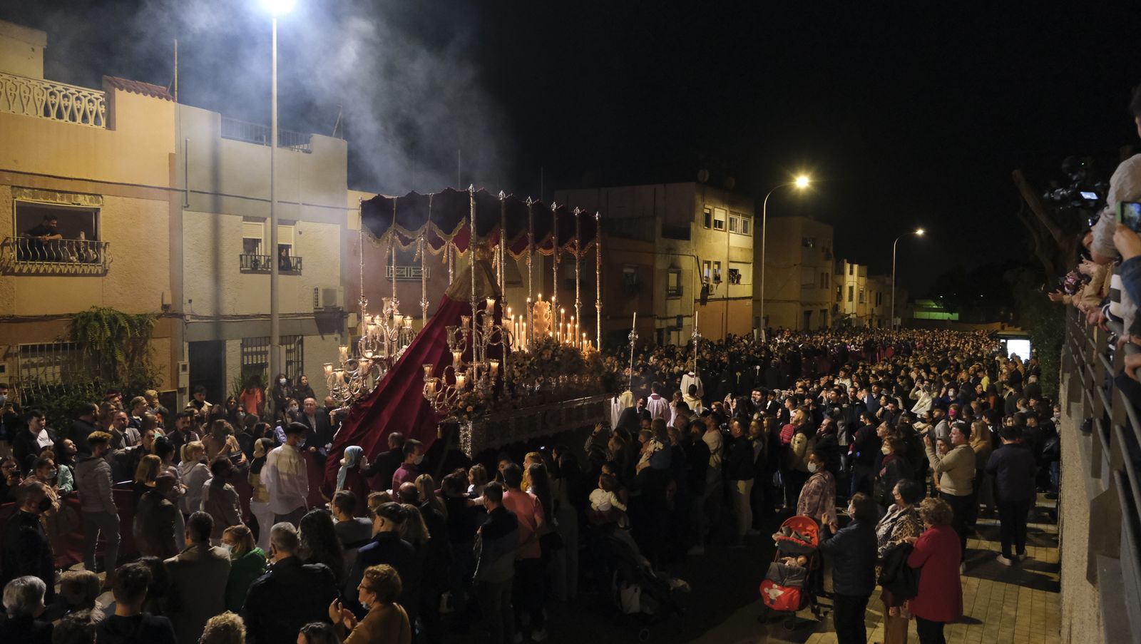 Fotogalería de la procesión de Unidad por el Barrio de Piedras Redondas. Almería