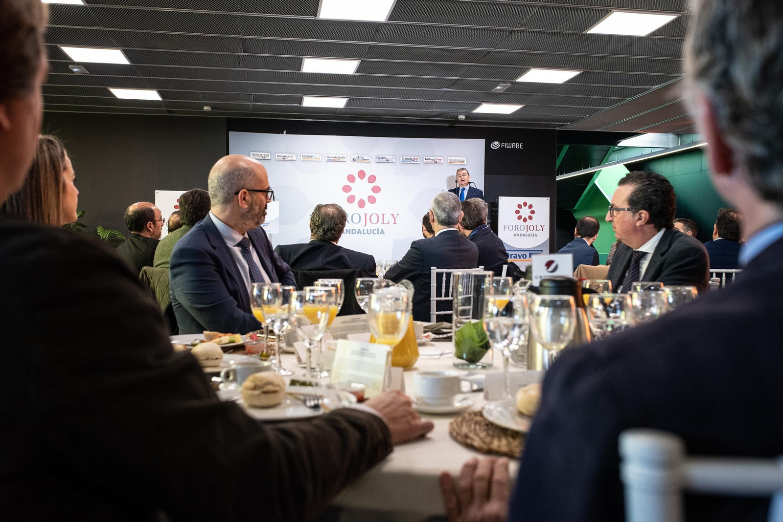 Imágenes de los invitados a la conferencia y desayuno-coloquio con Antonio Sanz en el Foro Joly Andalucía