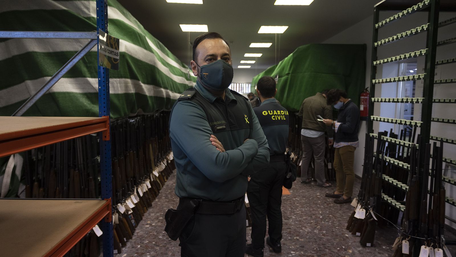 El teniente Francisco Javier Reyes, jefe de la Intervención de Armas de la Guardia Civil de Sevilla.