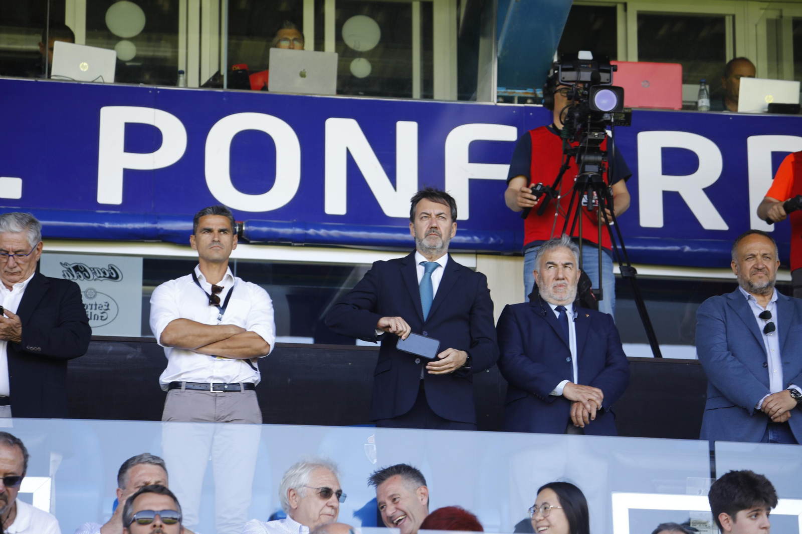 Las mejores fotos de la afición del Córdoba CF en el partido ante la Ponferradina en El Toralín Las mejores fotos de la afición del Córdoba CF en el partido ante la Ponferradina en El Toralín