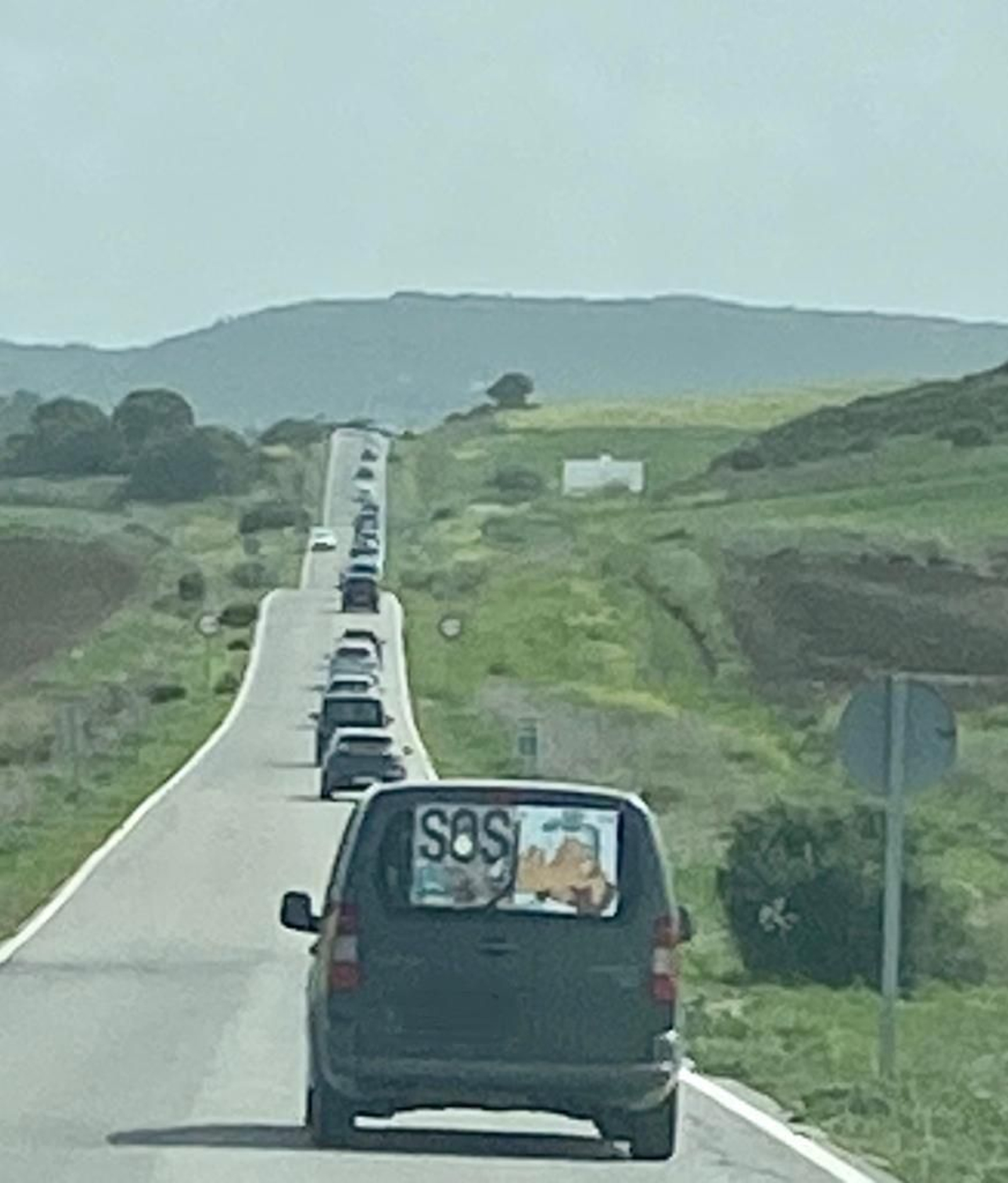 La caravana de vehículos ocupó varios kilómetros.