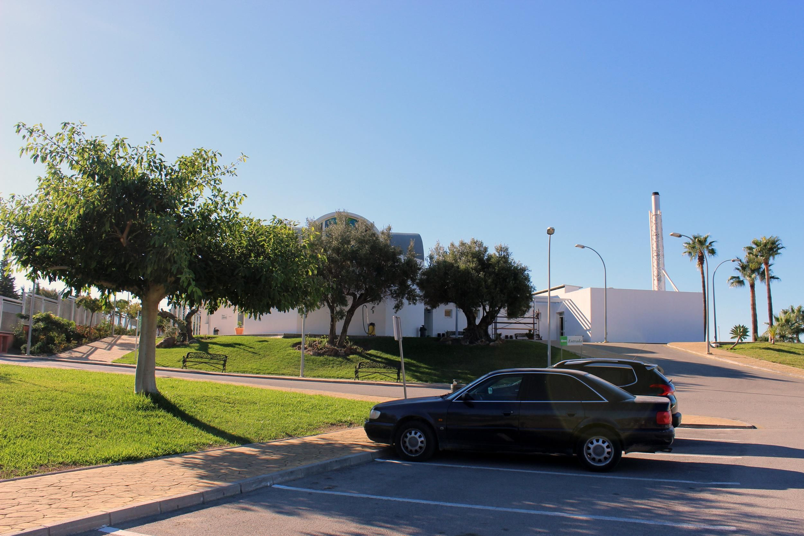 Vista general del cementerio Santo Cristo de la Veracruz, en Estepona.