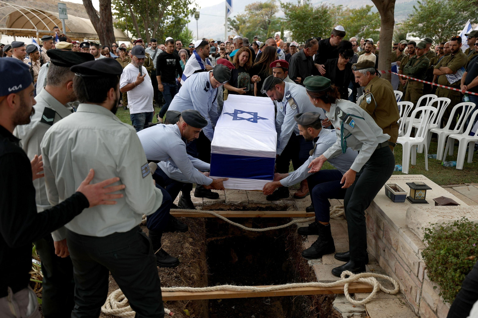 Entierro de un militar israelí en la frontera con el Líbano