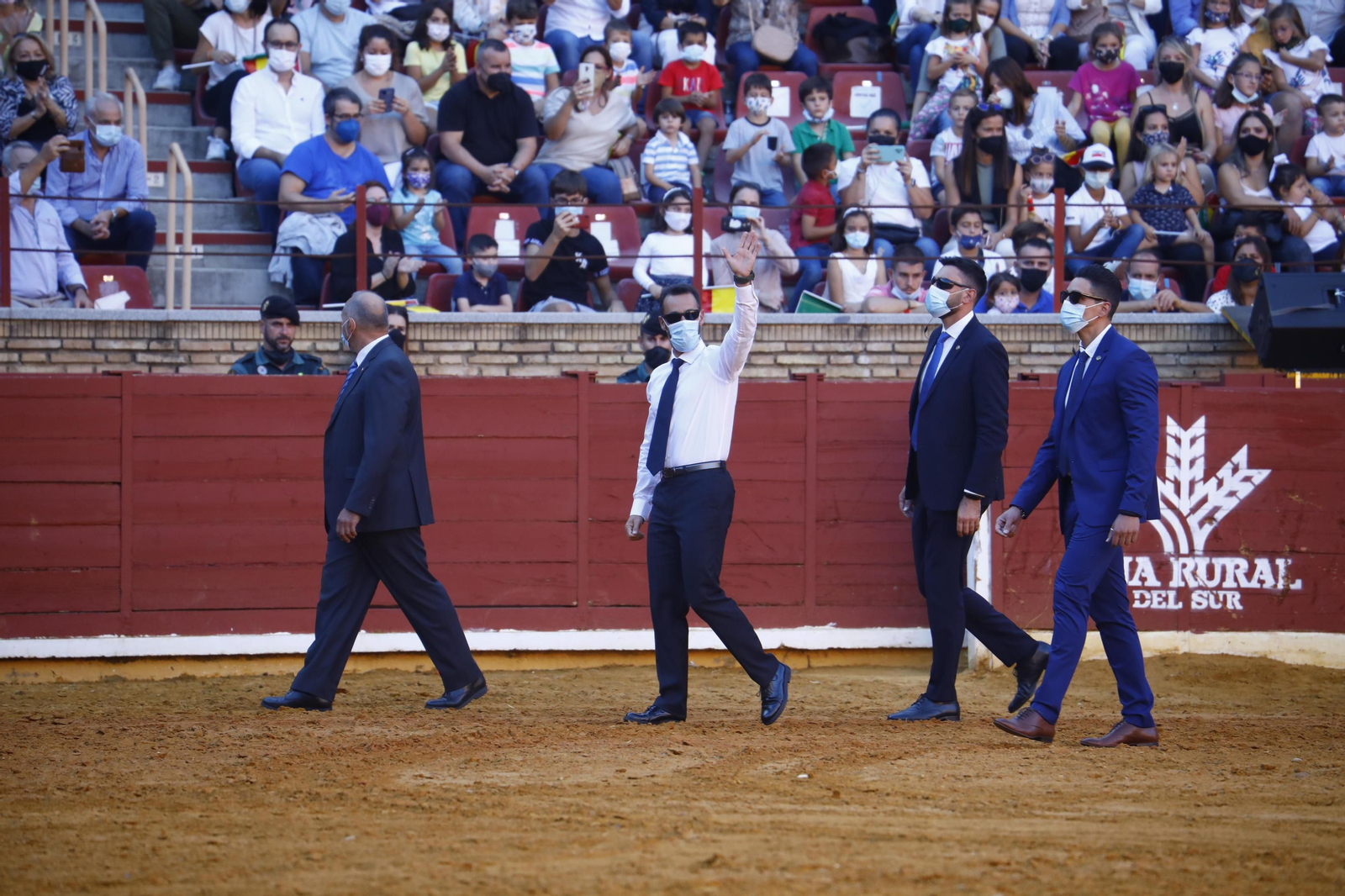 La impresionante exhibición de la Guardia Civil en la plaza de toros de Córdoba, en fotografías