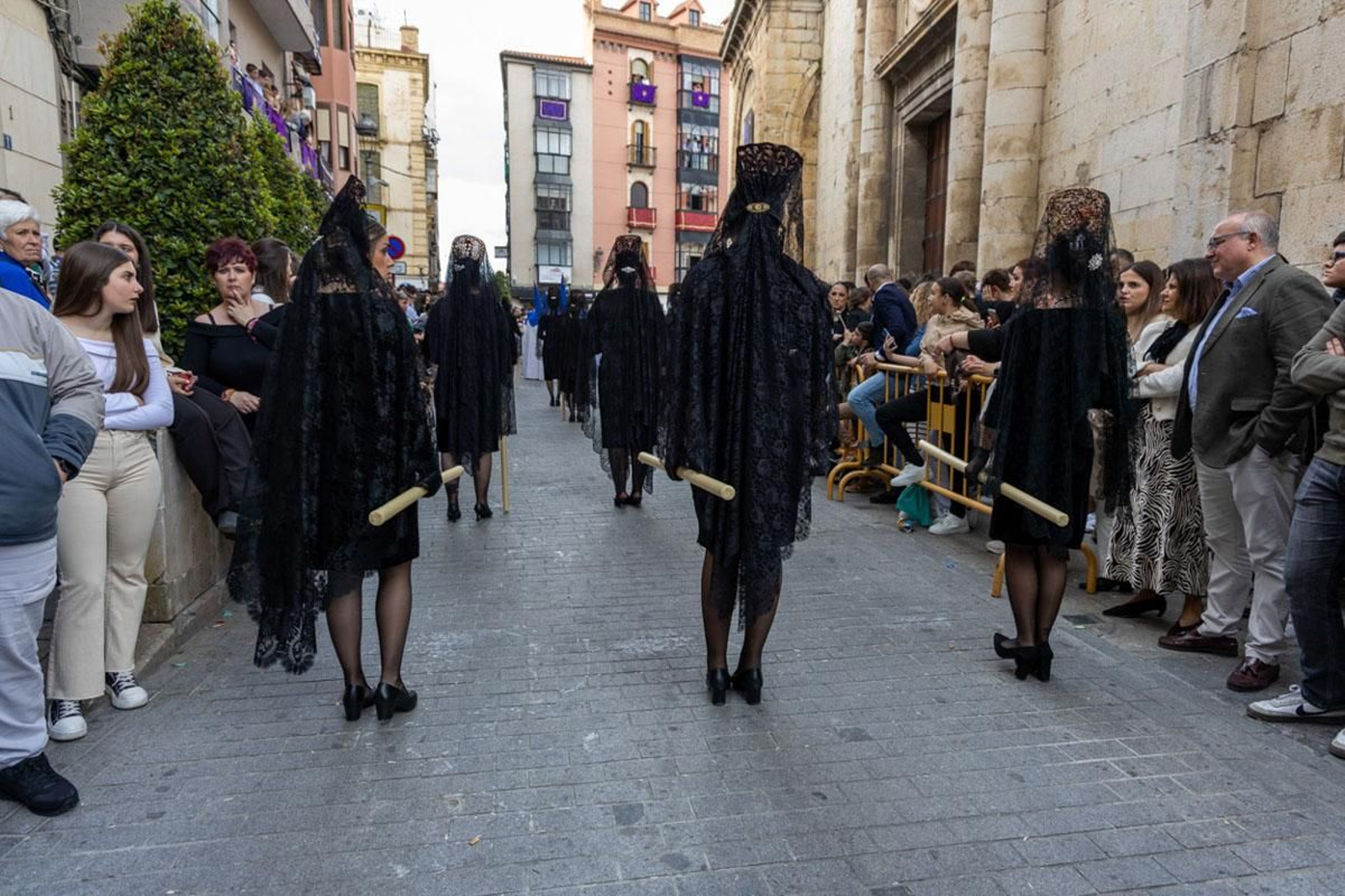 Los jiennenses arropan a las tres cofradías de la tarde en un Domingo de Ramos más caluroso de lo esperado (I)